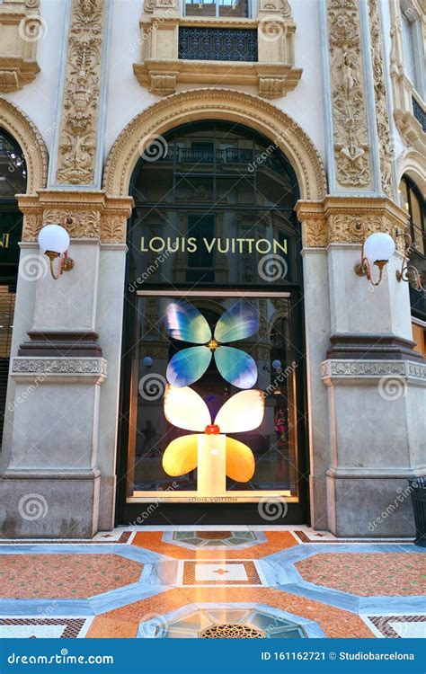 numero louis vuitton milano|louis vuitton milan italy locations.